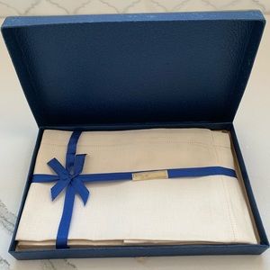 4 Pure Irish Linen Napkins in Original Box NWT